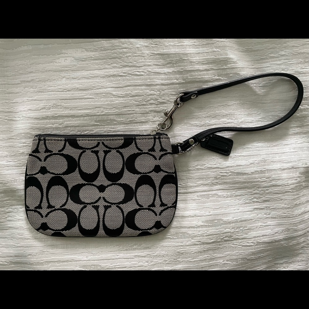 Coach Wristlet - Picture 3 of 4